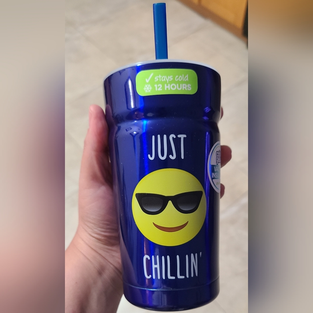 Kids insulated cup with straw